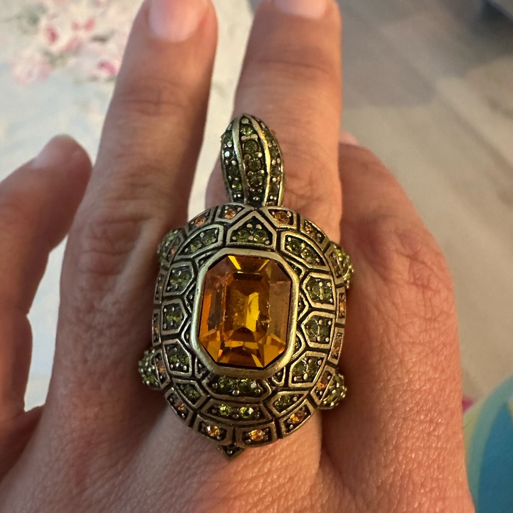 Heidi Daus “slow poke” crystal turtle ring size 9